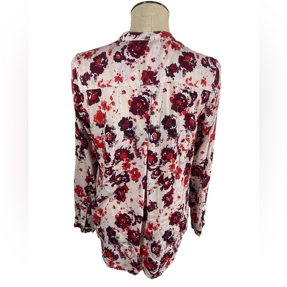 Lucky Brand Floral Splatter Print Pullover Blouse w/ Button Detail Size Medium - Picture 2 of 6